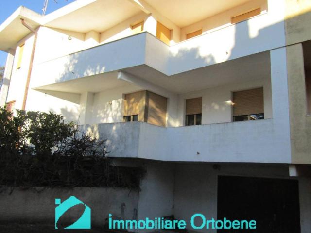 Villa Indipendente in vendita a Nuoro, Sardigna/Sardegna