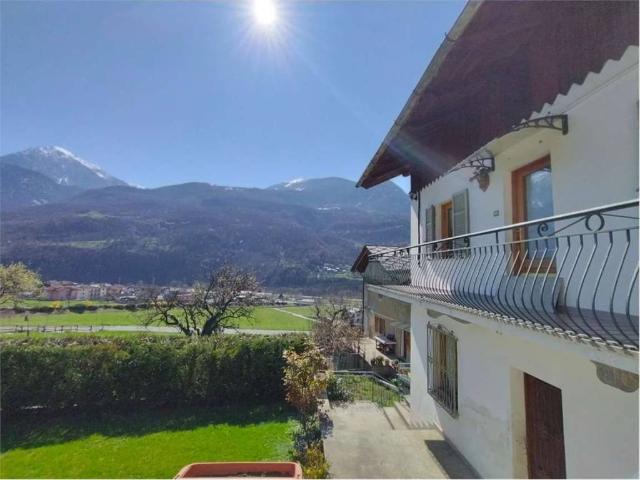 Villa Indipendente in vendita a Nus, Aosta