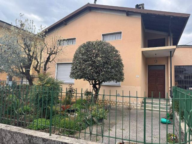 Villa Indipendente in vendita a Nuvolento, Lombardia