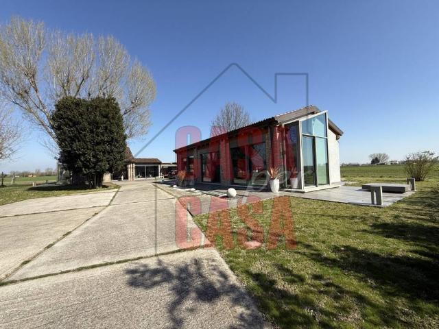 Rustico in vendita a Ferrara, Reggio Emilia