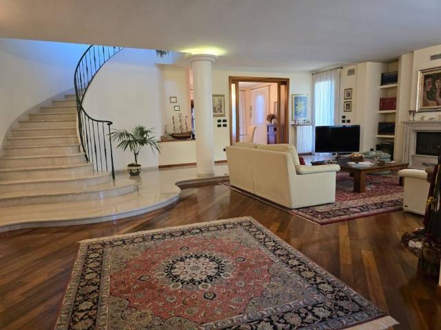 Villa Indipendente in vendita a Tre Piere, Oderzo