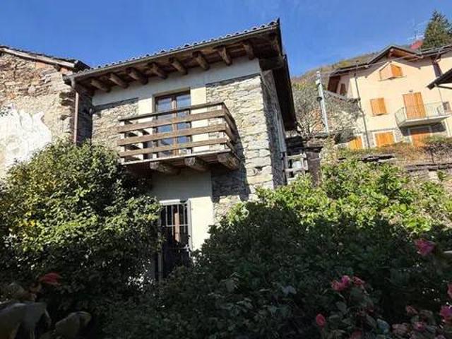 Villa Indipendente in vendita a Camogno, Oggebbio