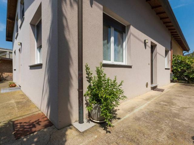 Villa Indipendente in vendita a Oggiona Con Santo Stefano, Lombardia