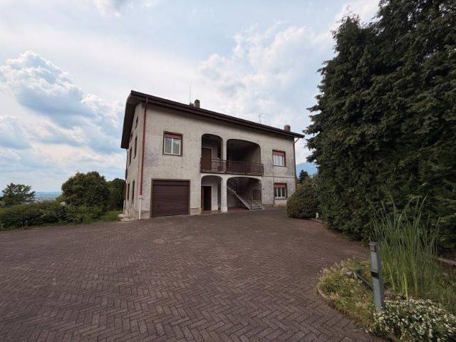 Villa Indipendente in vendita a Imberido, Oggiono