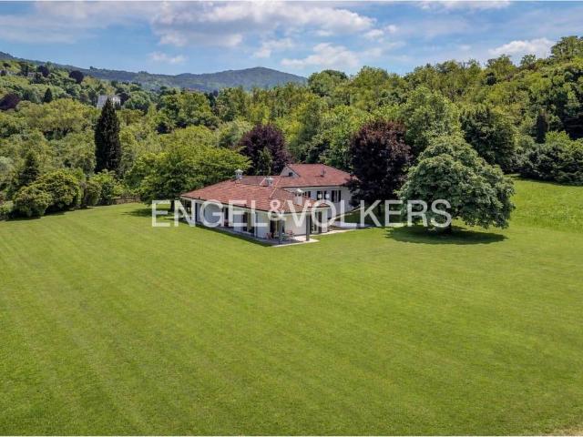 Villa Indipendente in vendita a Castello di Oggiono, Oggiono