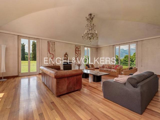 Villa Indipendente in vendita a Castello di Oggiono, Oggiono
