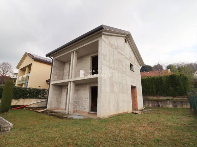 Villa Indipendente in vendita a Imberido, Oggiono
