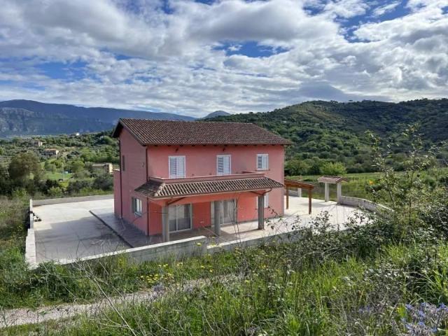 Villa Indipendente in vendita a Ogliastro Cilento, Salerno