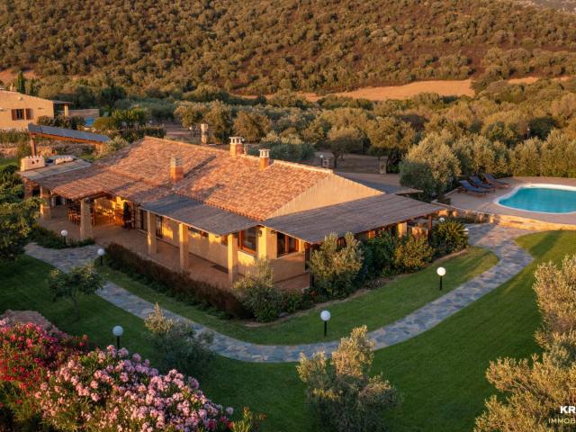 Villa Indipendente in vendita a San Pantaleo, Sardigna/Sardegna