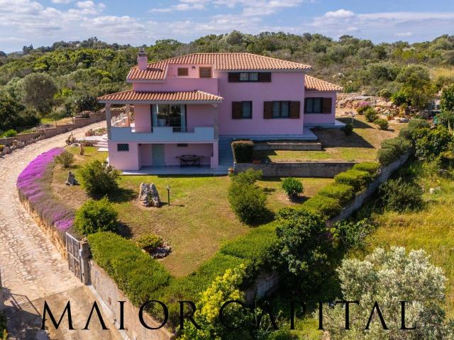 Villa Indipendente in vendita a San Pantaleo, Sardigna/Sardegna