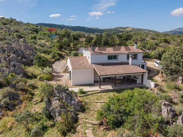 Villa Indipendente in vendita a San Pantaleo, Sardigna/Sardegna