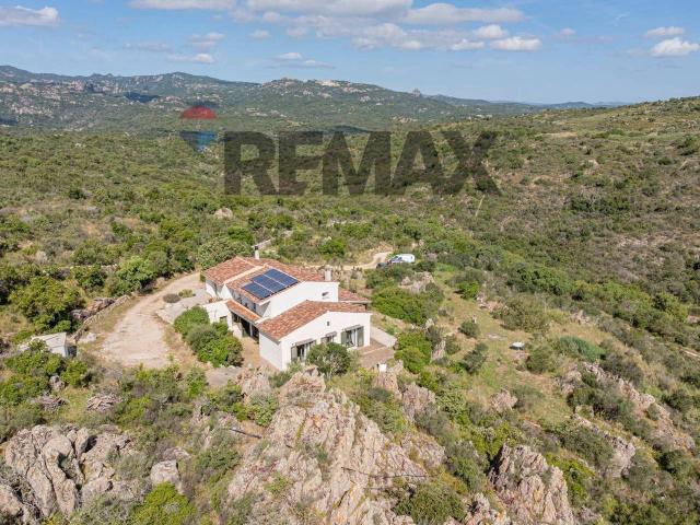Villa Indipendente in vendita a San Pantaleo, Sardigna/Sardegna