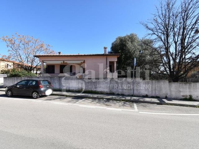 Villa Indipendente in vendita a San Pantaleo, Sassari