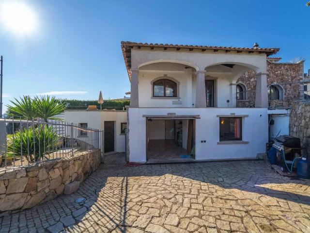Villa Indipendente in vendita a San Pantaleo, Sardigna/Sardegna