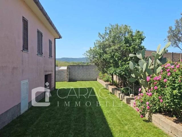 Villa Indipendente in vendita a San Pantaleo, Sardigna/Sardegna