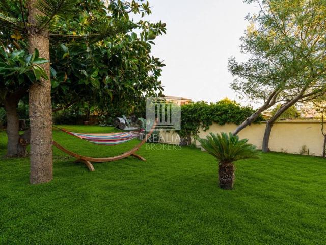 Villa Indipendente in vendita a San Pantaleo, Sardigna/Sardegna