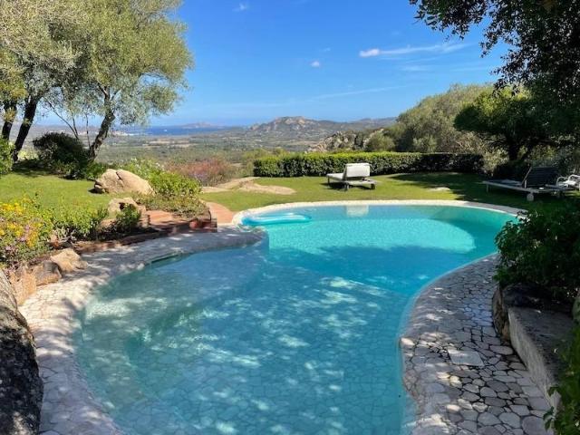 Villa Indipendente in vendita a San Pantaleo