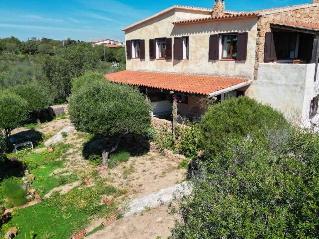 Villa Indipendente in vendita a San Pantaleo, Sardigna/Sardegna