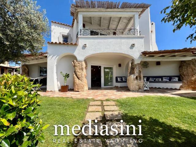 Villa Indipendente in vendita a San Pantaleo, Sassari