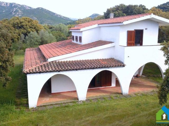 Villa Indipendente in vendita a Poltu Qualtu, San Pantaleo