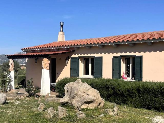 Villa Indipendente in vendita a San Pantaleo, Sardigna/Sardegna
