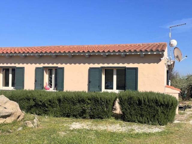 Villa Indipendente in vendita a San Pantaleo, Sardigna/Sardegna