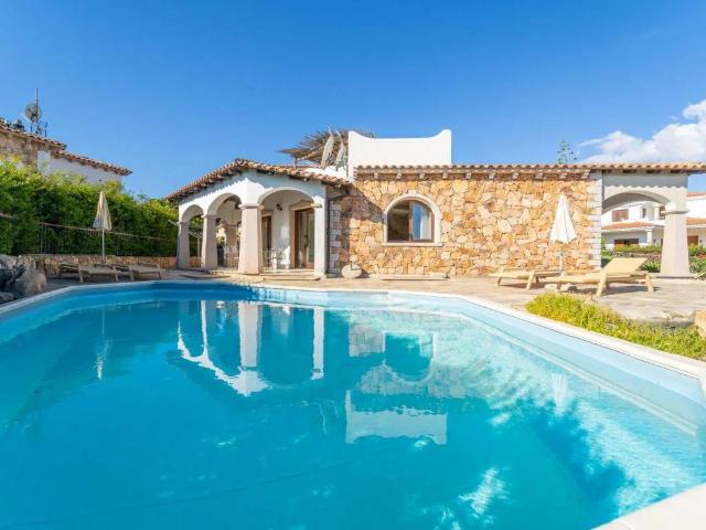 Villa Indipendente in vendita a San Pantaleo, Sardigna/Sardegna