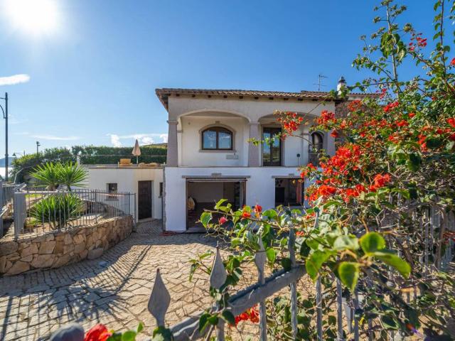 Villa Indipendente in vendita a San Pantaleo, Sardigna/Sardegna