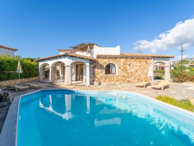 Villa Indipendente in vendita a San Pantaleo, Sardigna/Sardegna