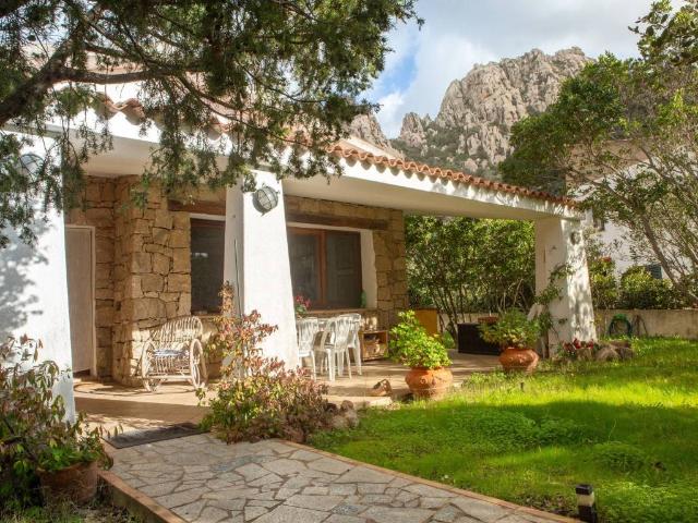 Villa Indipendente in vendita a San Pantaleo