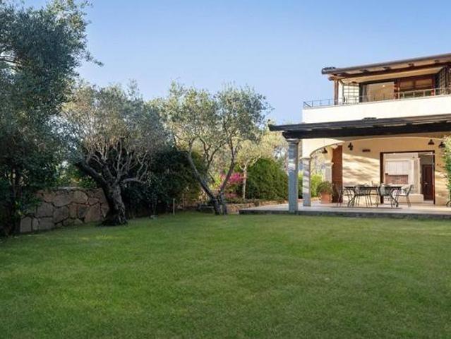 Villa Indipendente in vendita a San Pantaleo, Sardigna/Sardegna