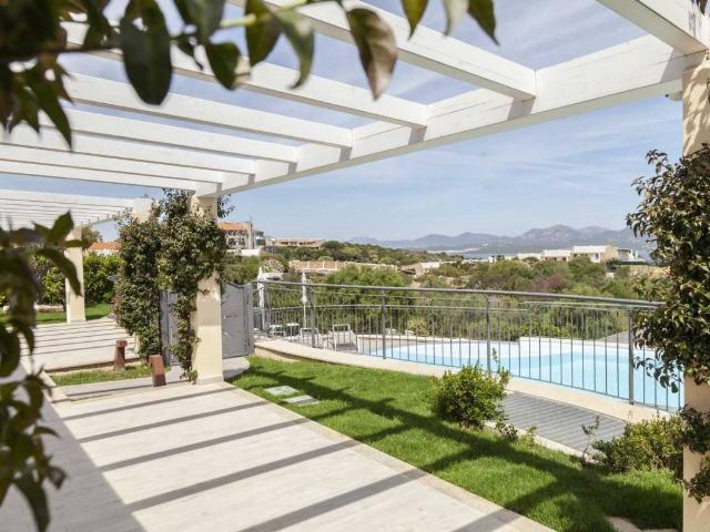 Villa Indipendente in vendita a San Pantaleo, Sardigna/Sardegna