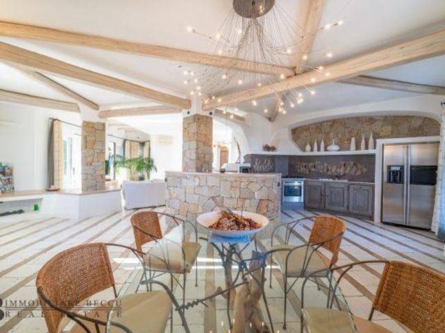 Villa Indipendente in vendita a San Pantaleo, Sassari