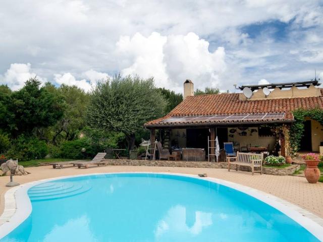 Villa Indipendente in vendita a San Pantaleo, Sardigna/Sardegna