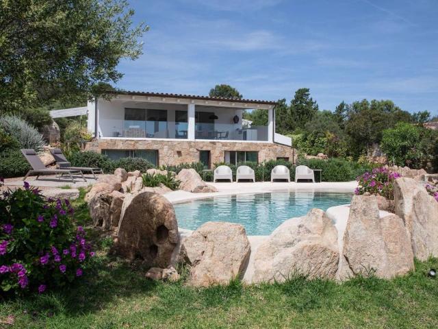 Villa Indipendente in vendita a San Pantaleo, Sardigna/Sardegna