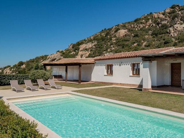 Villa Indipendente in vendita a San Pantaleo, Sardigna/Sardegna
