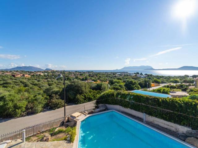 Villa Indipendente in vendita a San Pantaleo, Sardigna/Sardegna