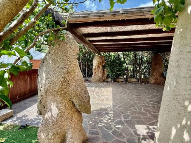 Villa Indipendente in vendita a San Pantaleo, Sassari