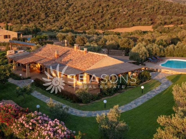 Villa Indipendente in vendita a San Pantaleo, Sardigna/Sardegna