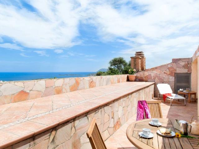 Villa Indipendente in vendita a Portisco, San Pantaleo