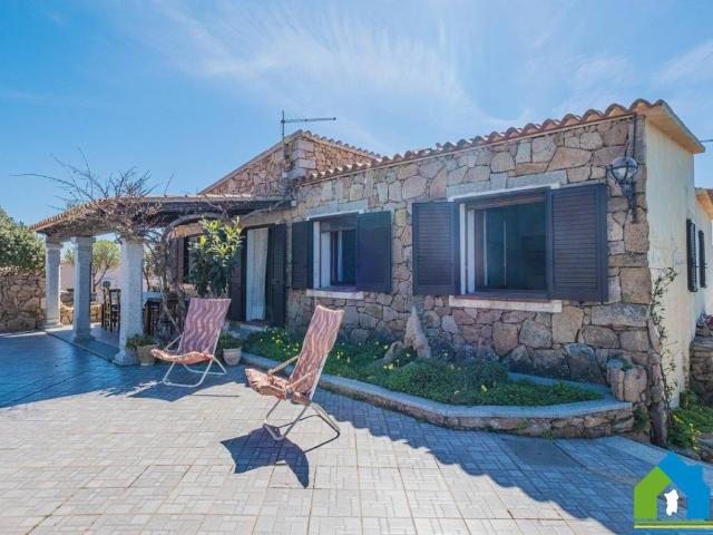 Villa Indipendente in vendita a San Pantaleo, Sardigna/Sardegna