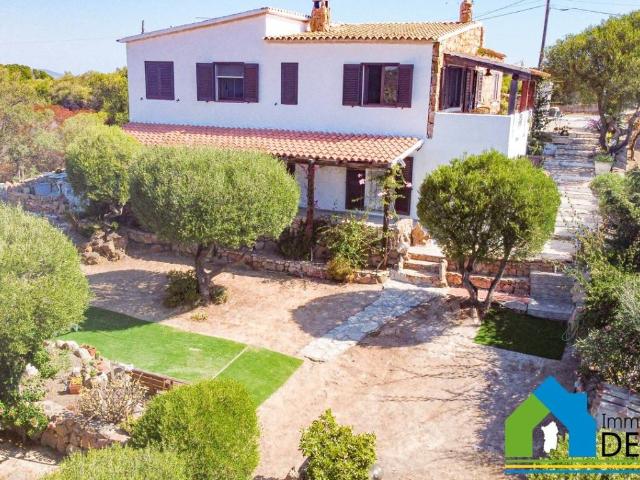 Villa Indipendente in vendita a San Pantaleo, Sassari