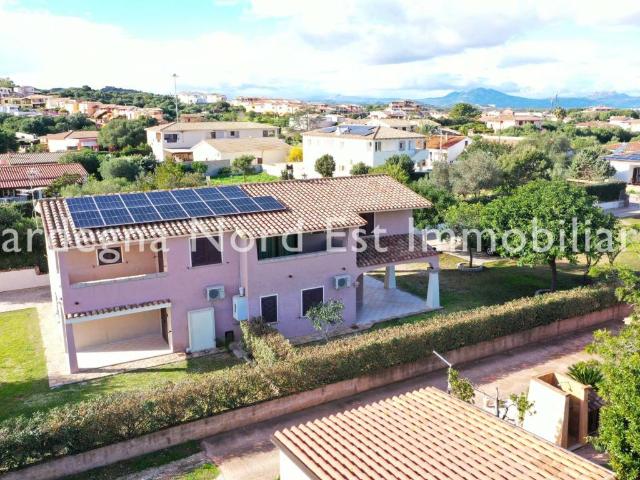 Villa Indipendente in vendita a San Pantaleo, Sardigna/Sardegna
