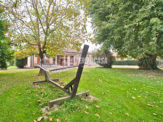 Villa Indipendente in vendita a Piemonte, Vercelli
