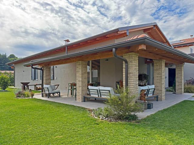 Villa Indipendente in vendita a Loreto, Piemonte