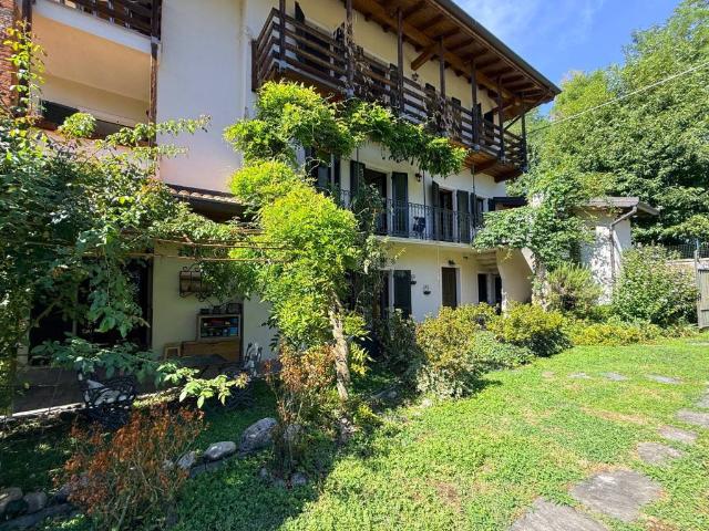 Villa Indipendente in vendita a Oleggio Castello, Novara