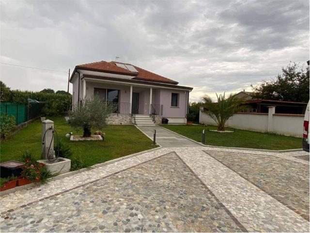 Villa Indipendente in vendita a Borzighella, Piemonte