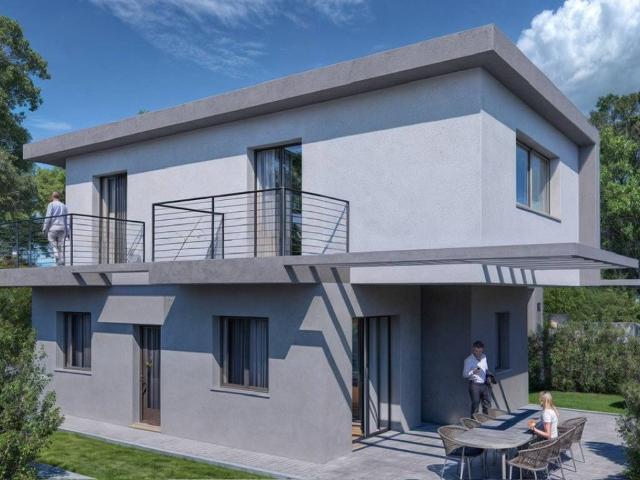 Villa Indipendente in vendita a Cascina del Pè, Faloppio