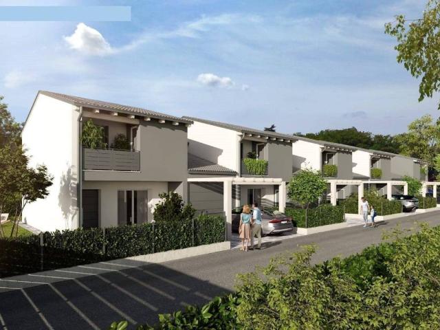 Villa Indipendente in vendita a Cascina del Pè, Faloppio