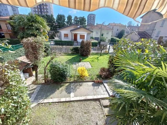 Villa Indipendente in vendita a Cascina del Pè, Faloppio